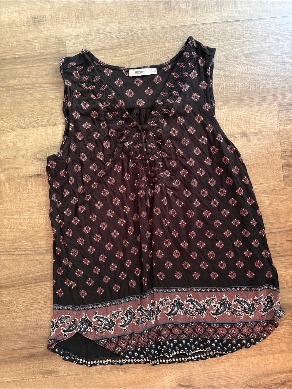 🌺10/$20 Black and Burgundy Printed Sleeveless Tank